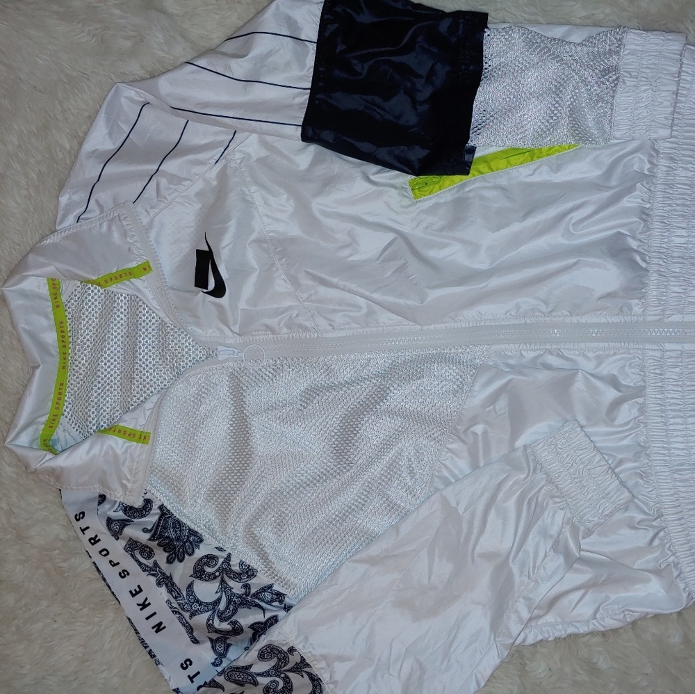 Nike sportswear windbreaker